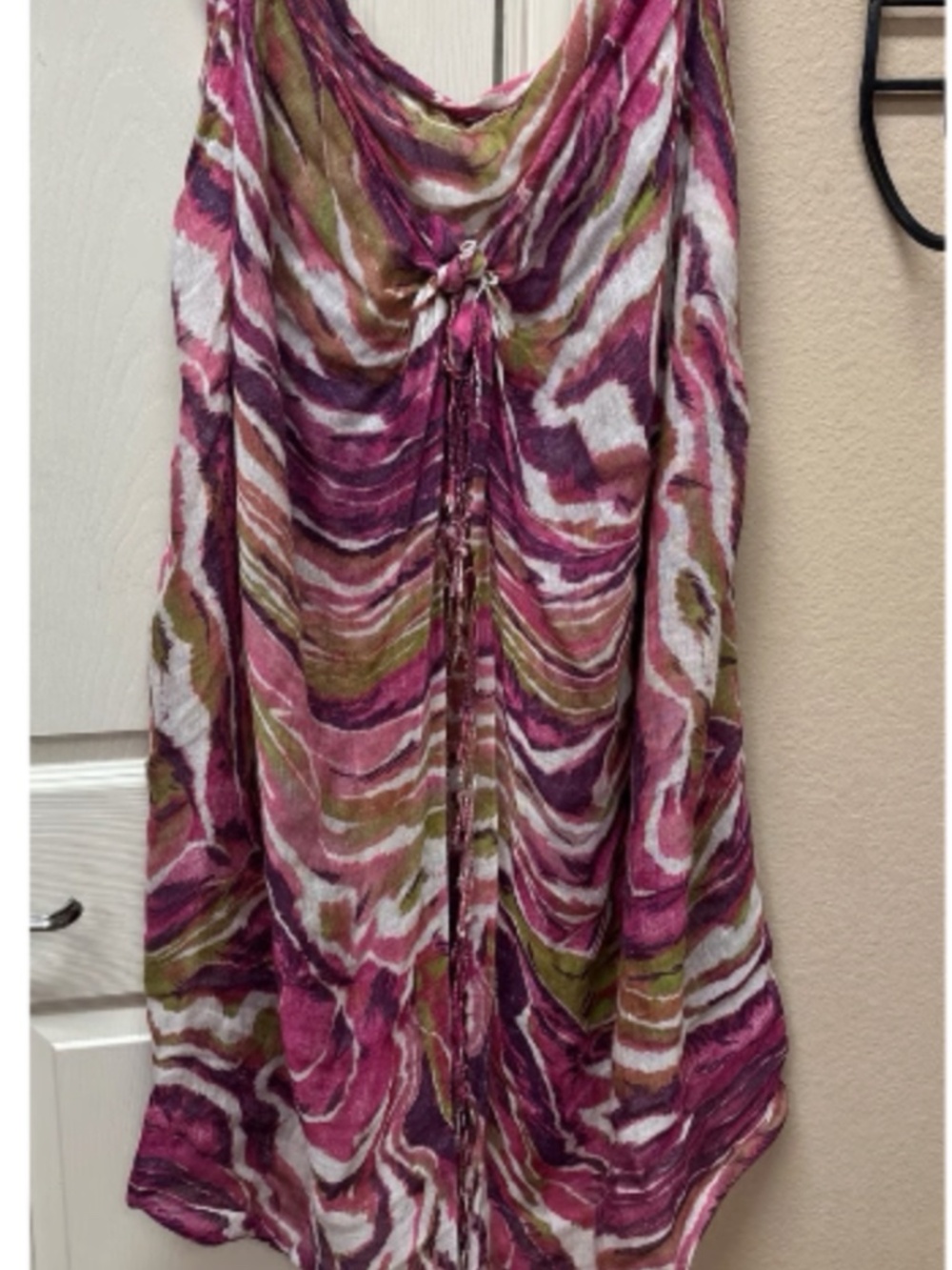 Woven fringed magenta pattered wrap